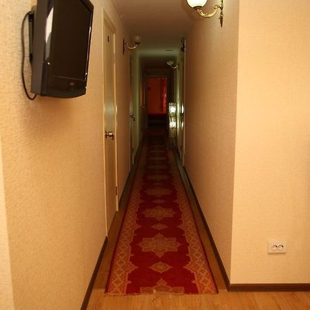 Guest House Milana Sukhumi Exterior photo