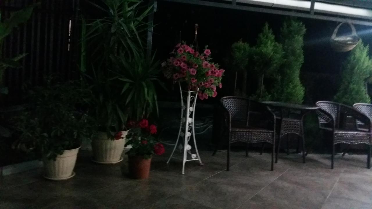 Guest House Milana Sukhumi Exterior photo